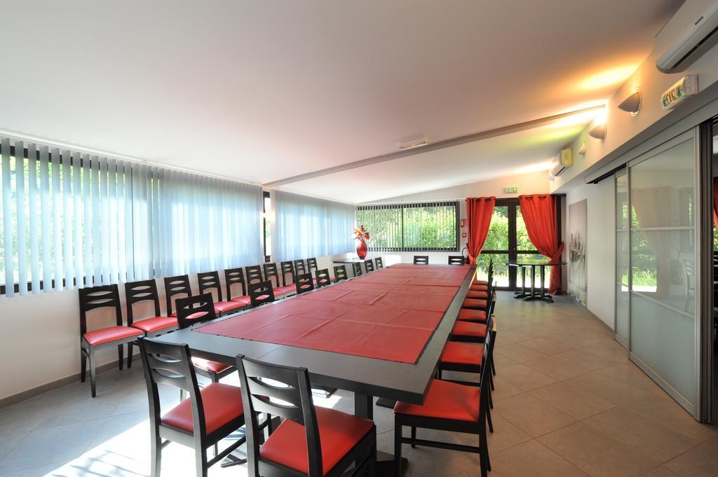 Hotel Au Relais De Trans Draguignan Dış mekan fotoğraf