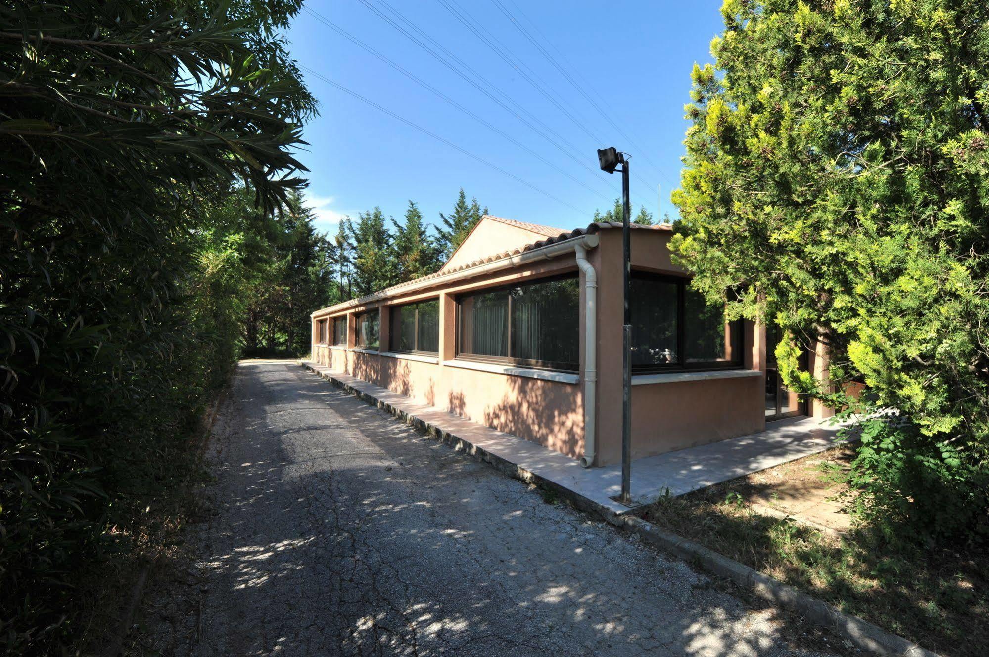 Hotel Au Relais De Trans Draguignan Dış mekan fotoğraf