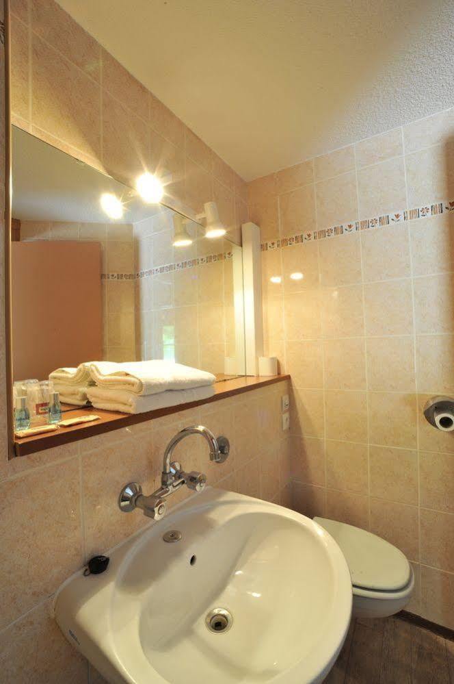 Hotel Au Relais De Trans Draguignan Dış mekan fotoğraf
