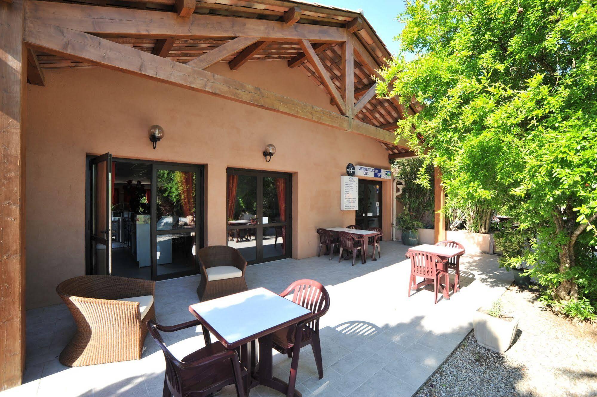Hotel Au Relais De Trans Draguignan Dış mekan fotoğraf