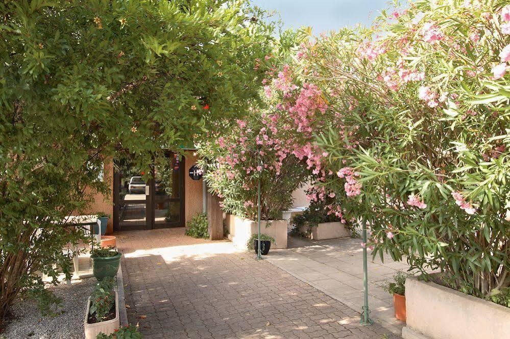 Hotel Au Relais De Trans Draguignan Dış mekan fotoğraf